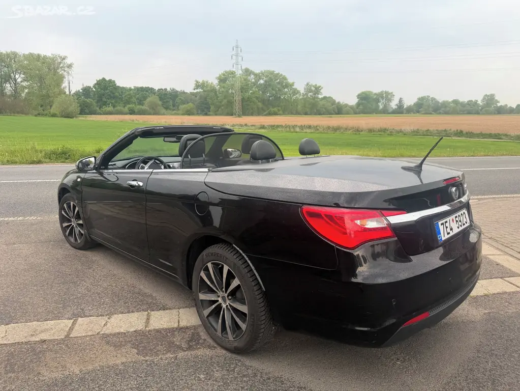 Lancia Flavia 200S kabriolet 2,4 i limited 2012